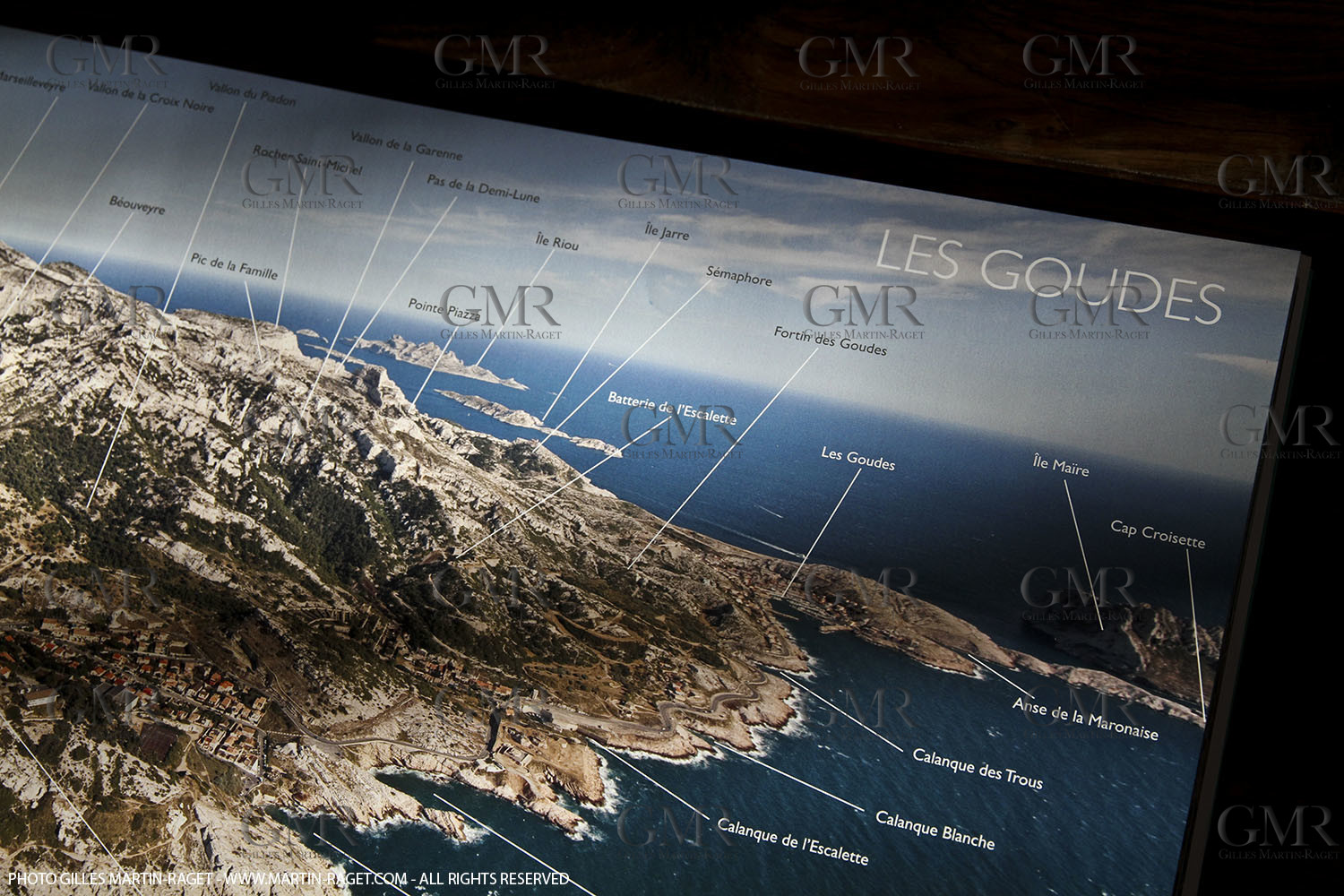 09 11 2010 - Marseille (FRA,13) - Photos odf the book Calanques, Si proches, si lointaines, Ed. Cres, Words by Juliette Lembot, Photos by Gilles Martin-Raget