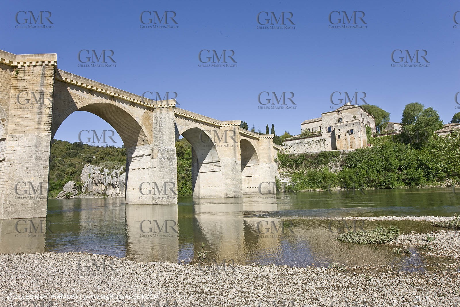 28 04 2009 - Ste Anastasie (FRA, 30) - Atlas Nîmes Métropole -  2009 campaign - Saint Nicolas bridge