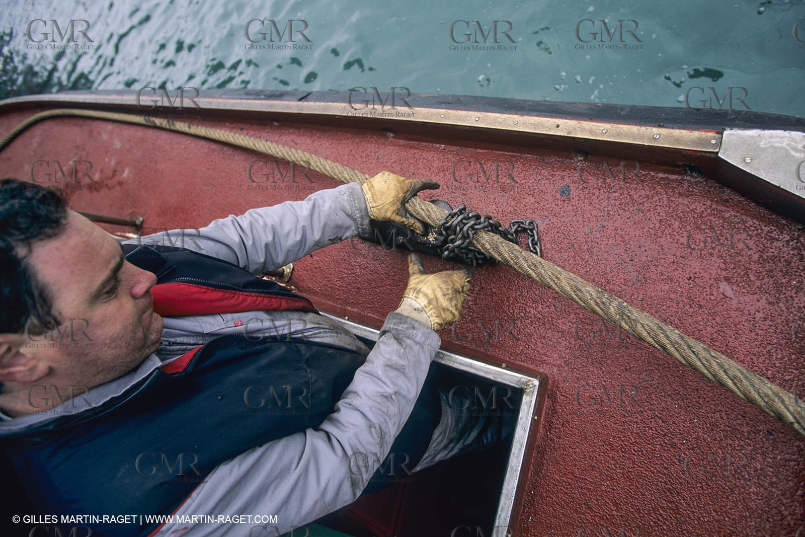 Monde maritime, opérations porturaires, ports, manoeuvres, marine world, harbour operations, maritime shipping,