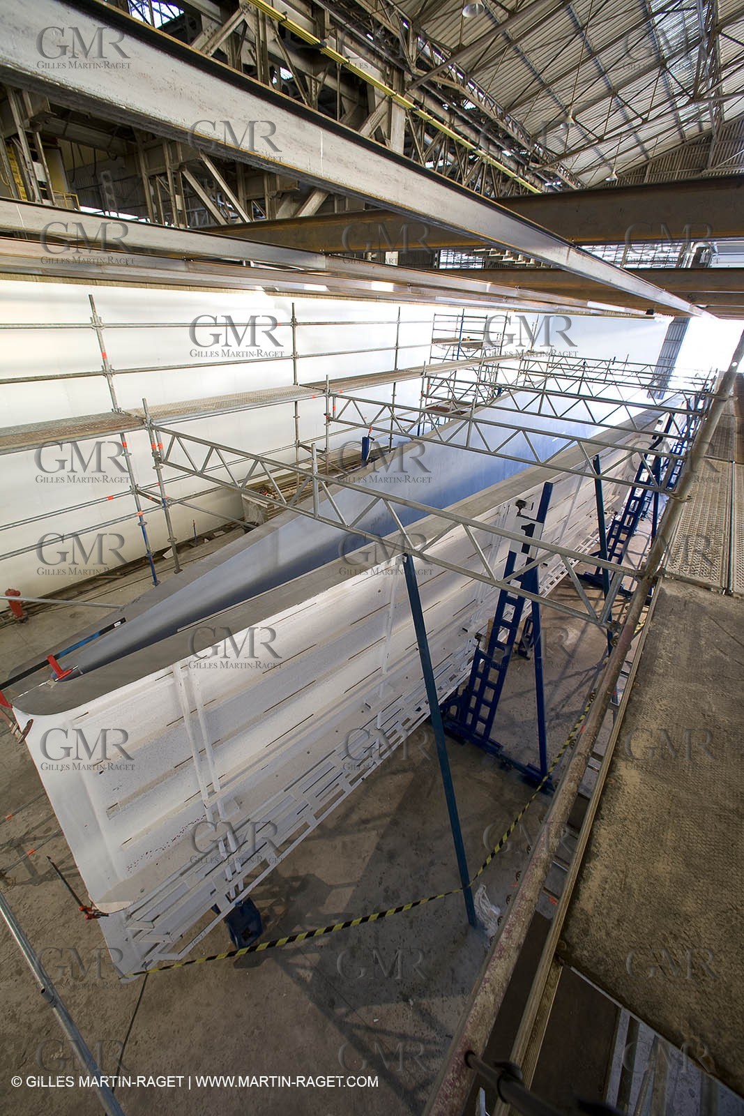 22 01 2008 - La Ciotat (FRA, 13) - Construction of cruising catamaran Nahema at H2X boatyard - Mould construction