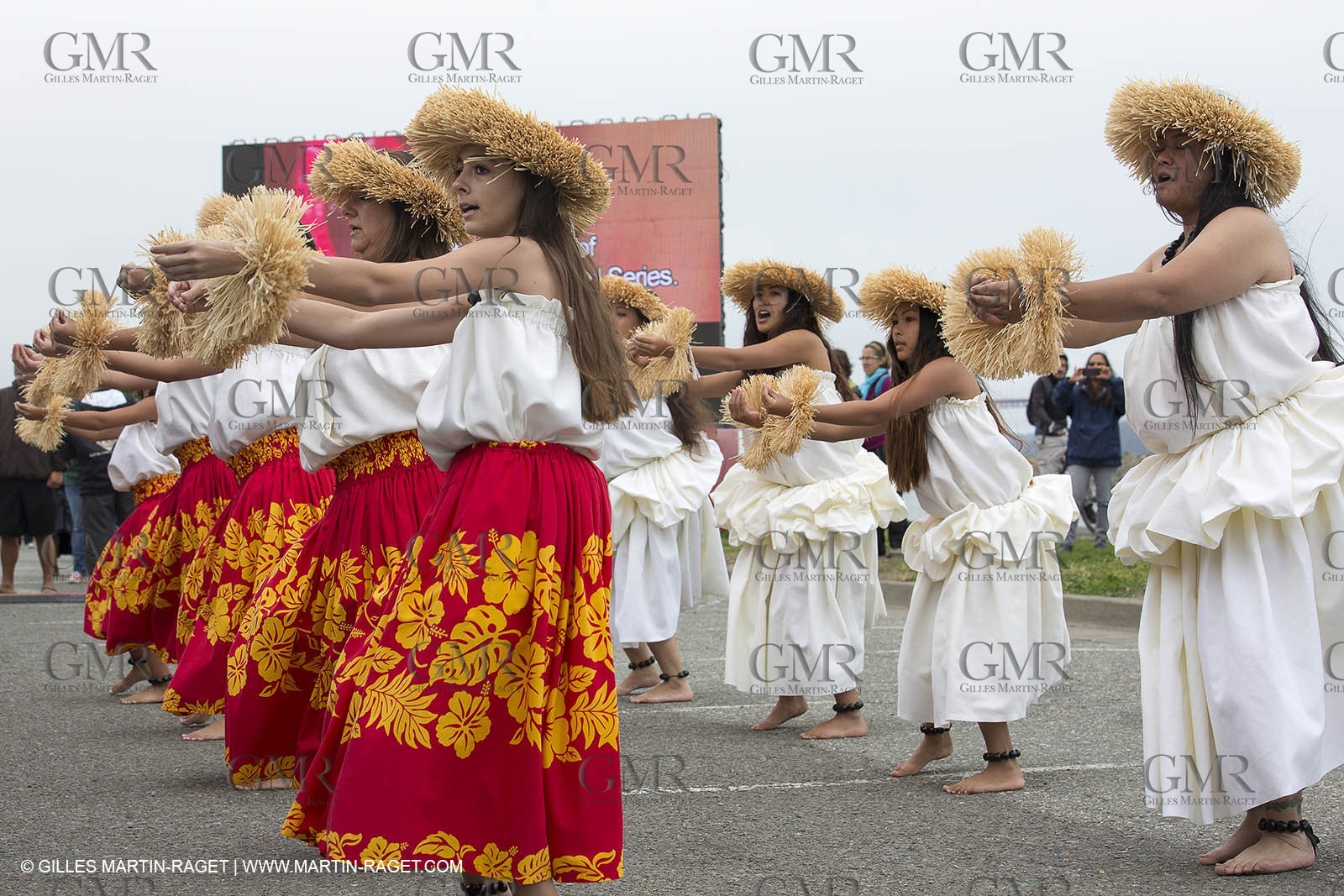 10 08 2013 - San Francisco (USA,CA) - 34th America's Cup - AC Open - Outrigger Canoe Races et Hula Danceperformance at Marina Green Village