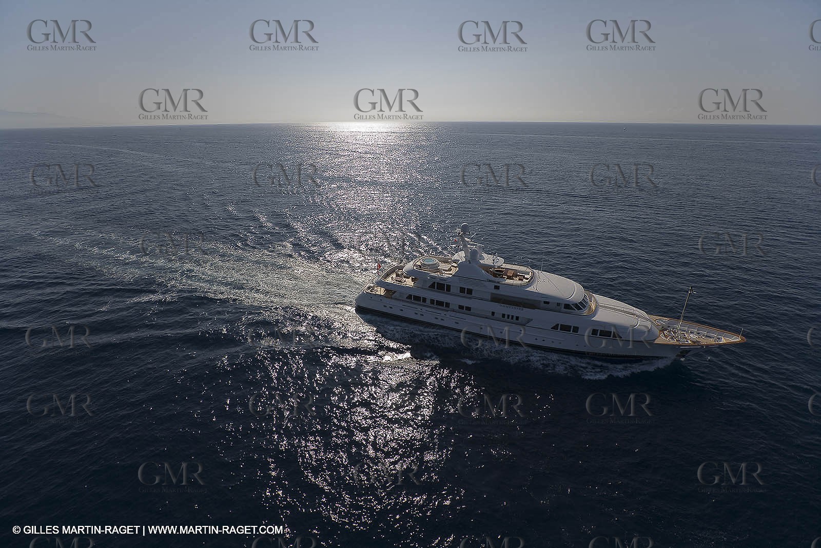 28 07 2007 - St Jean Cap Ferrat - SuperYachts - Motor Yachts - Hampshire