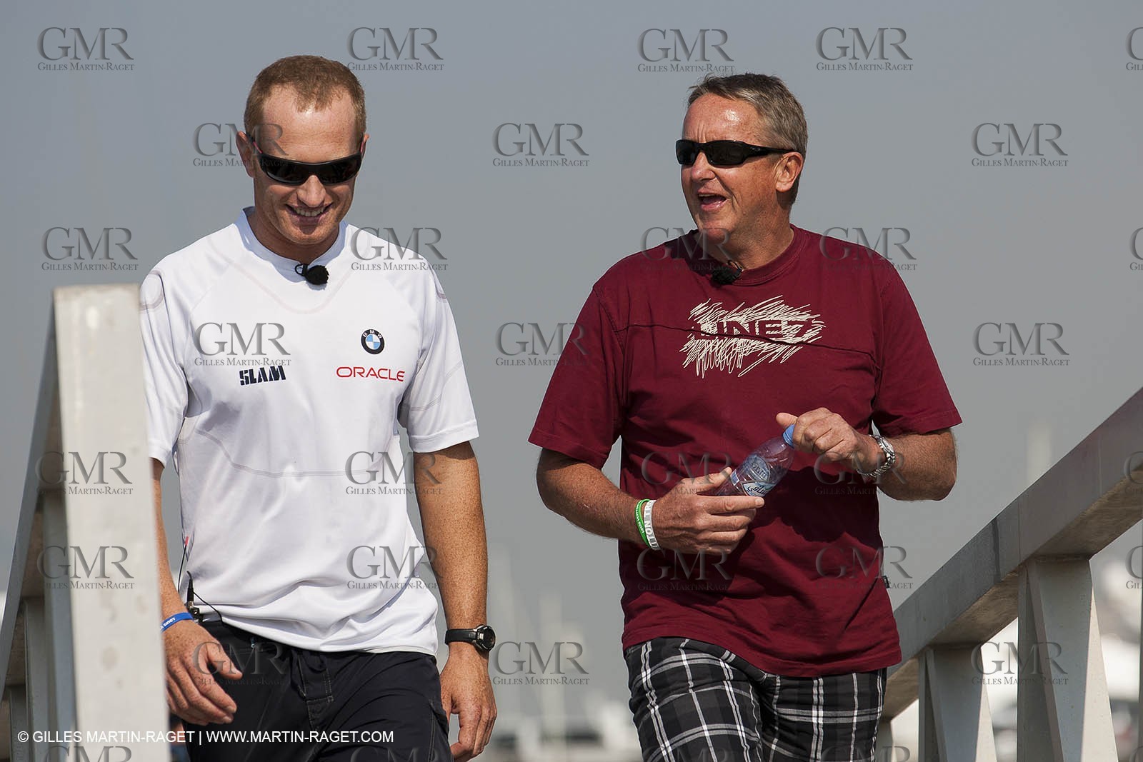 21 11 2010 - Dubai (UAE) - Dubai Louis Vuitton Trophy -  - Day off - James Spithill and Peter Lester go paragliding