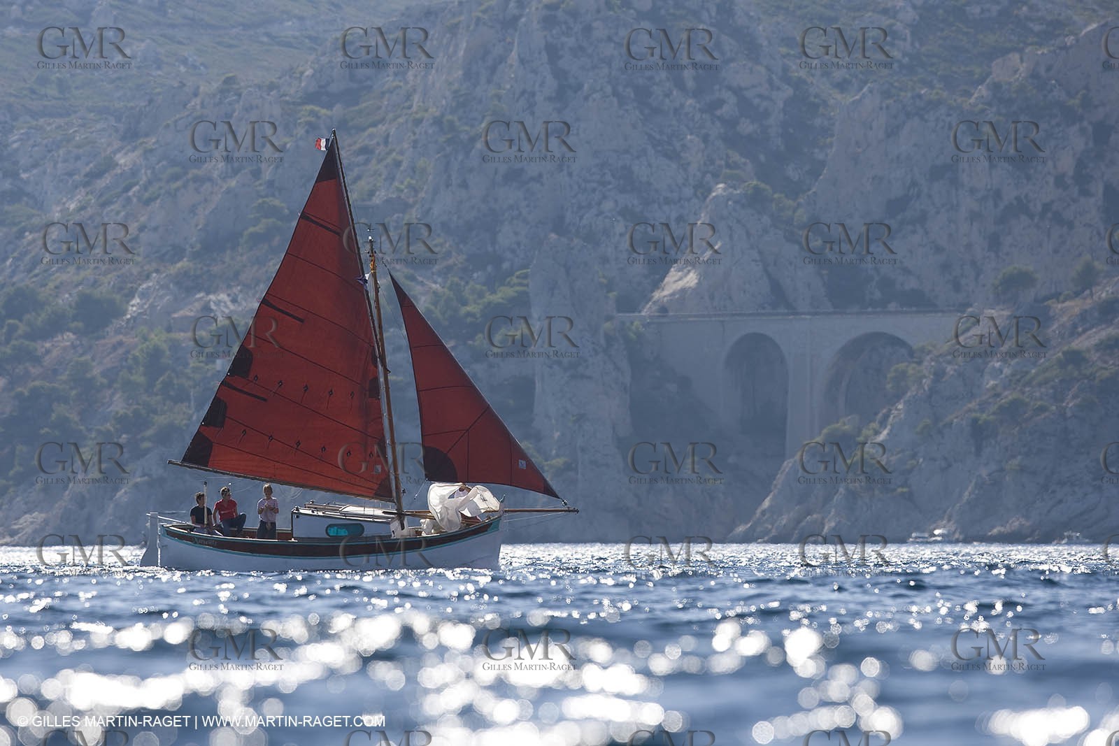 1 09 2007 - Marseille (FRA, 13) - Latin rigs in l'Estaque (Marseille north bay village)