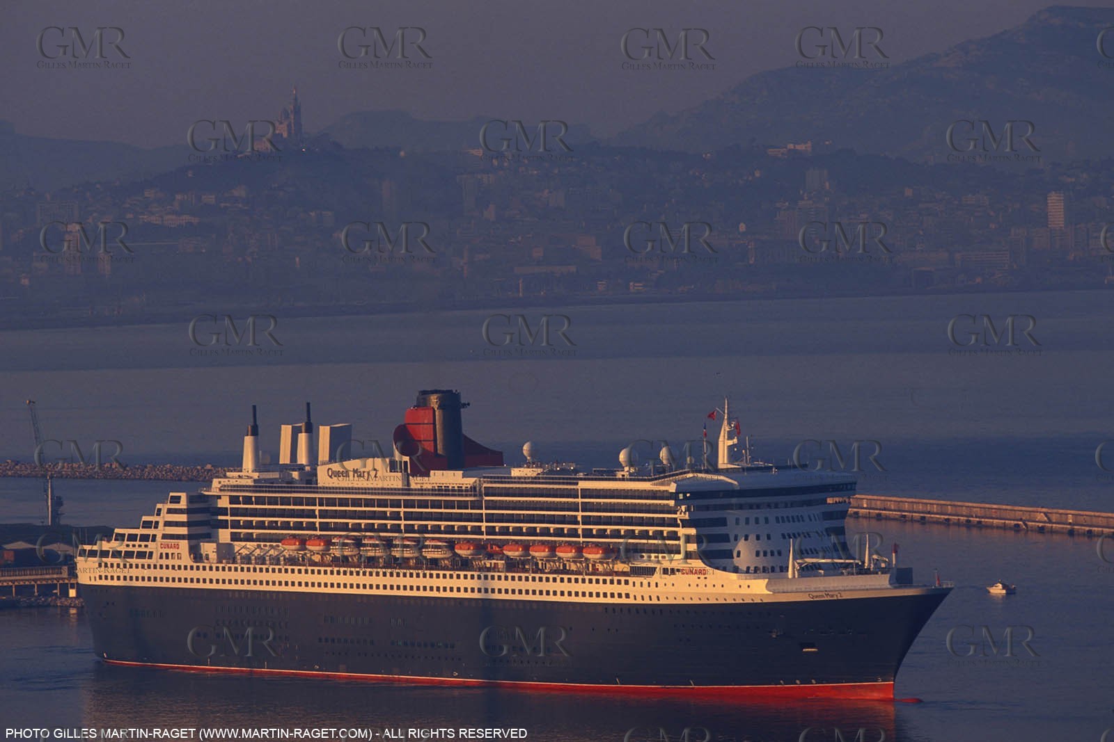 Marseille - Cruising ships - Queen Mary II