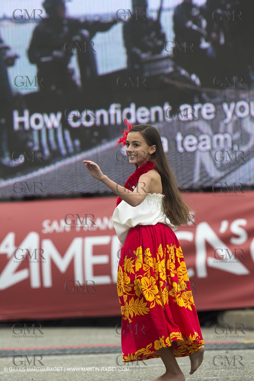 10 08 2013 - San Francisco (USA,CA) - 34th America's Cup - AC Open - Outrigger Canoe Races et Hula Danceperformance at Marina Green Village