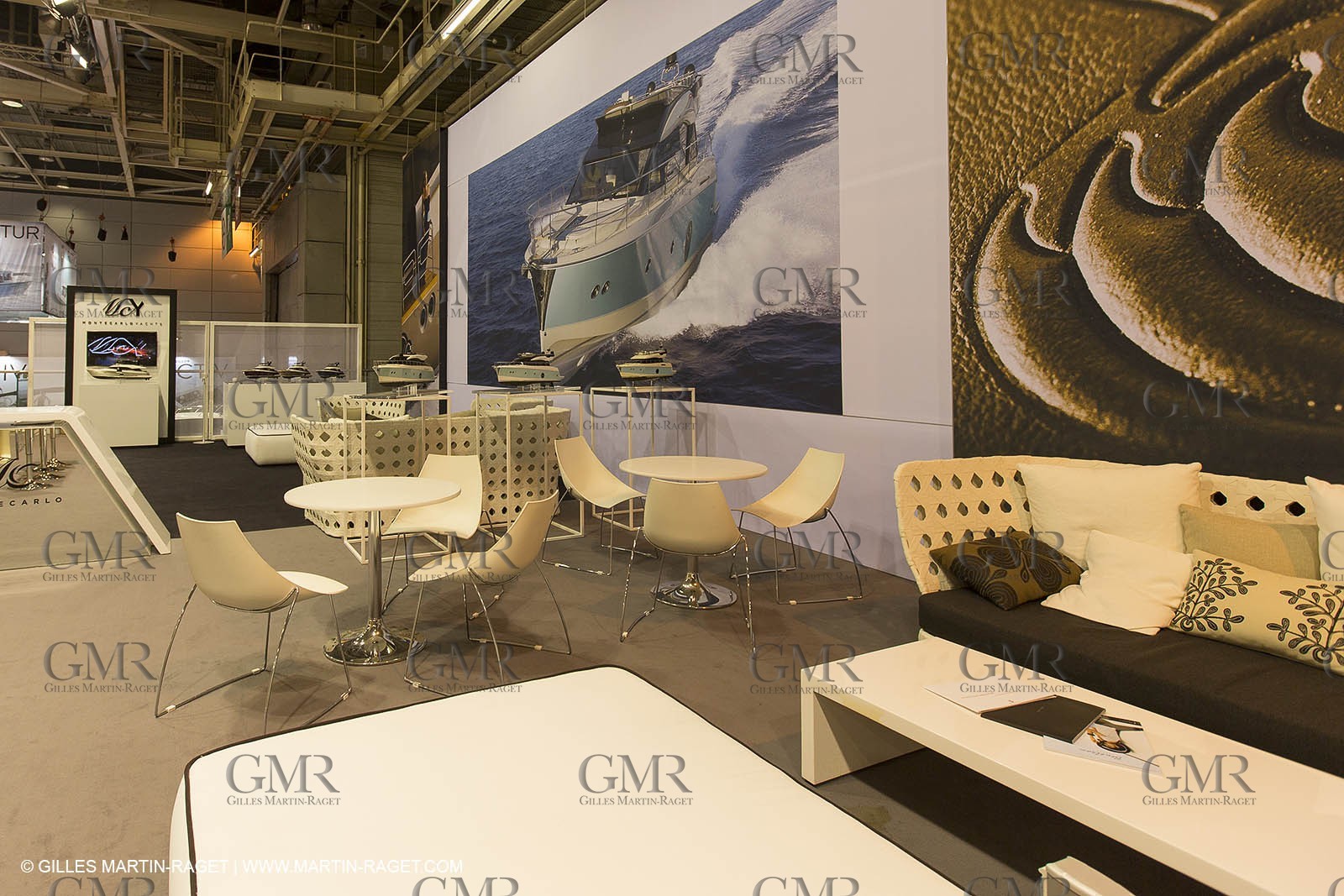 10 12 2013 - Paris (FRA,75) -Paris Boat Show - Beneteau booth