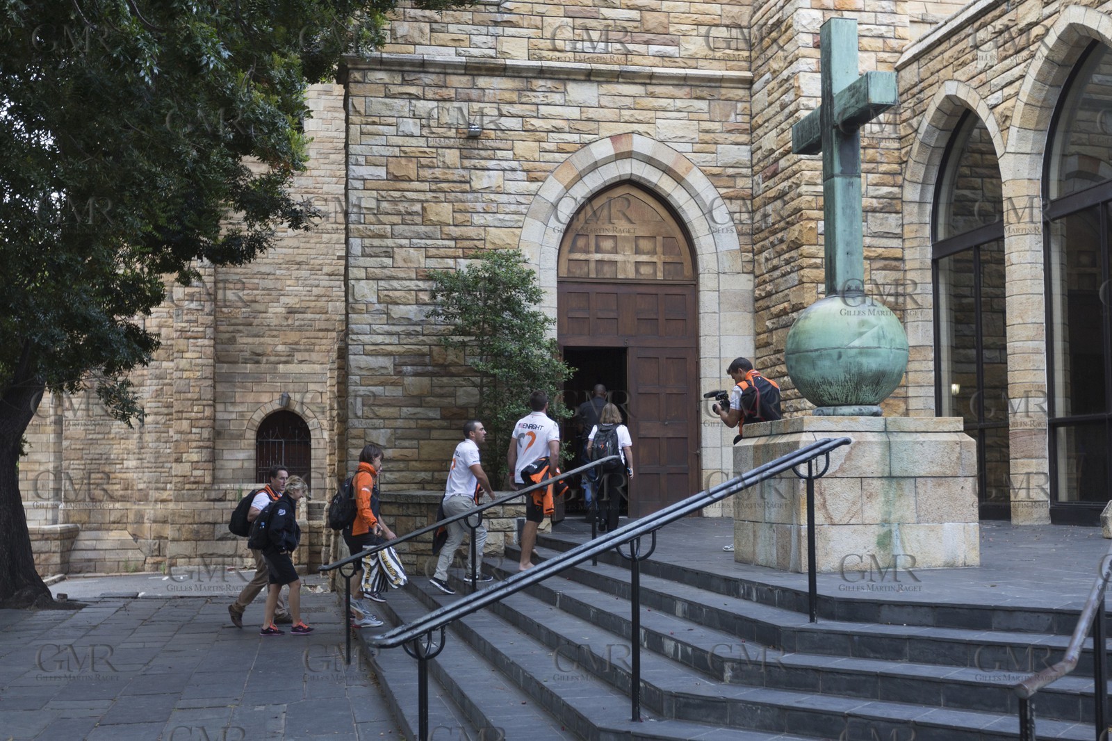 13 11 2014, Capetown (ZAF), Volvo Ocean Race 2014-15, Team Alvimedica attends the service of Archbishop Emeritus, Nobel Peace Prize winner Desmond Tutu at Saint George's Cathedral in Cape Town.