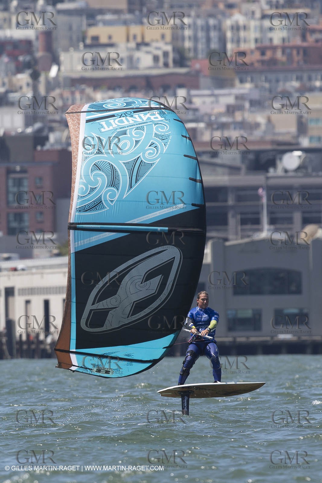 20 08 2013 - San Francisco (USA,CA) - French speed kit surfer Alex Caizergues sails with  Red Bull Youth America's Cup tem Next World Energy