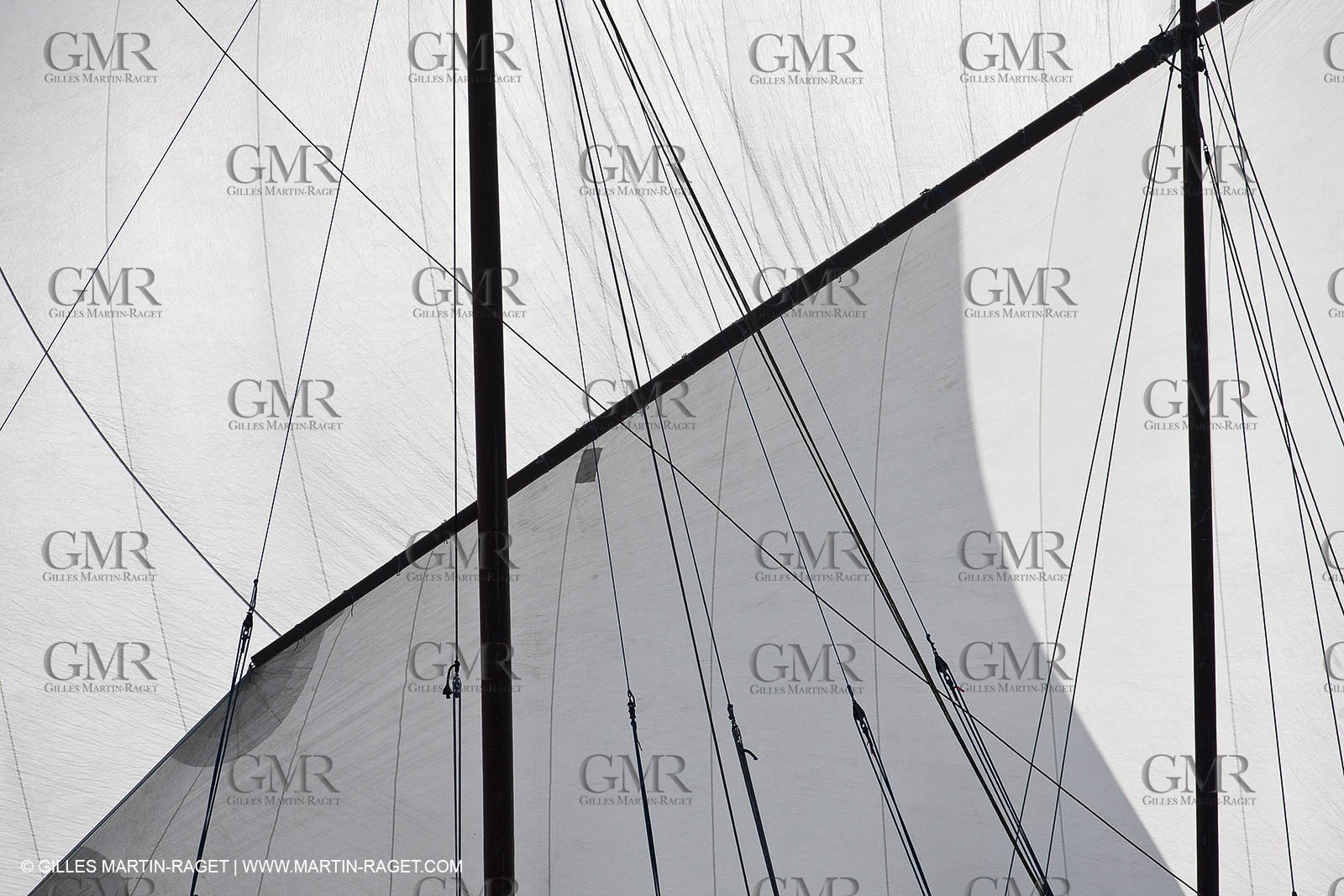 20 11 2010 - Dubai (UAE) - Dubai Louis Vuitton Trophy - Traditionnal dhow races for competing teams