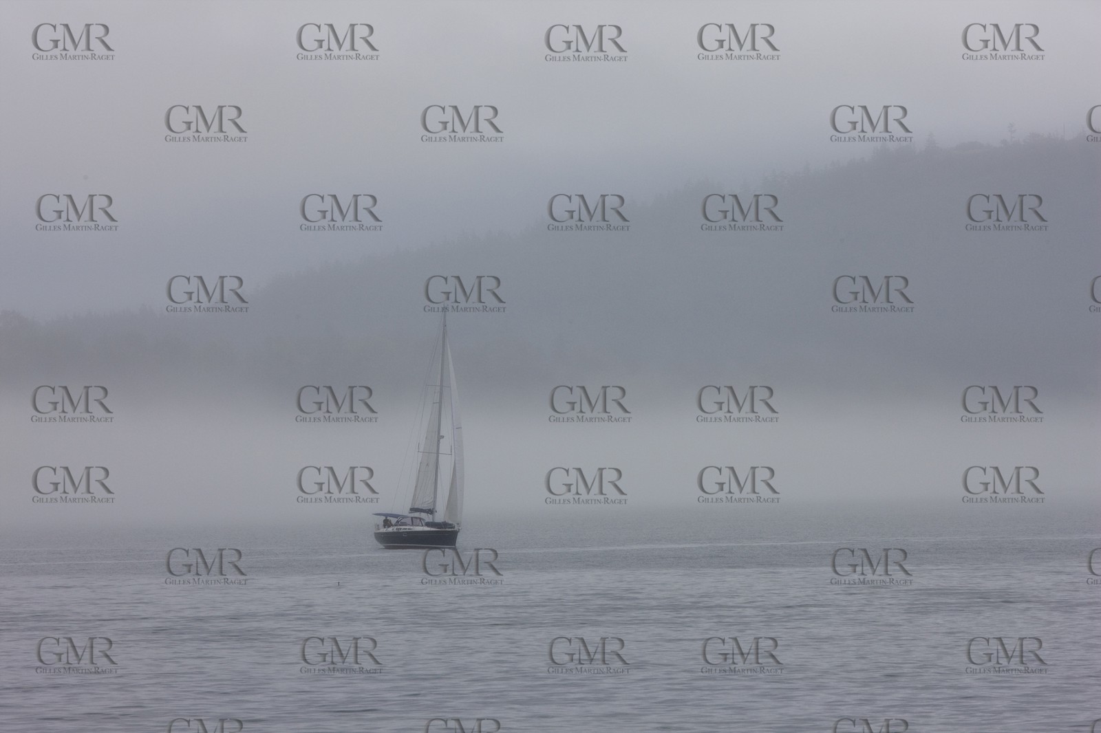 26 08 2008 - Anacortes (WA, USA) - America's Cup - BMW ORACLE Racing - 90 ft trimaran launch - structural tests completed by Design Team