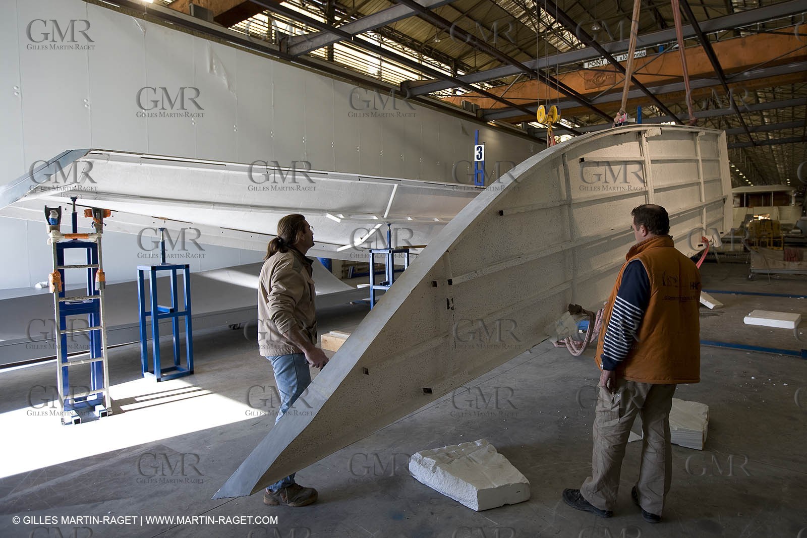 22 01 2008 - La Ciotat (FRA, 13) - Construction of cruising catamaran Nahema at H2X boatyard - Mould construction