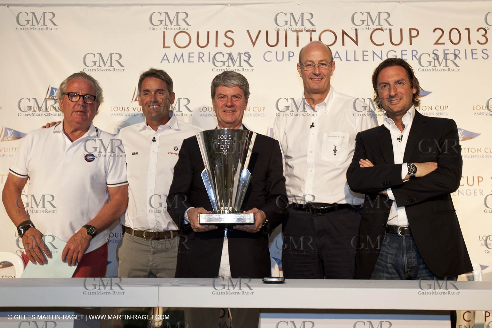 27 11 2010 - Dubao (UAE) - 34th America's Cup - Louis Vuitton Partnership announcement -  Bruno Troublé - Russell Coutts - Yves Carcelle, Richard Worth, Pietro Beccari