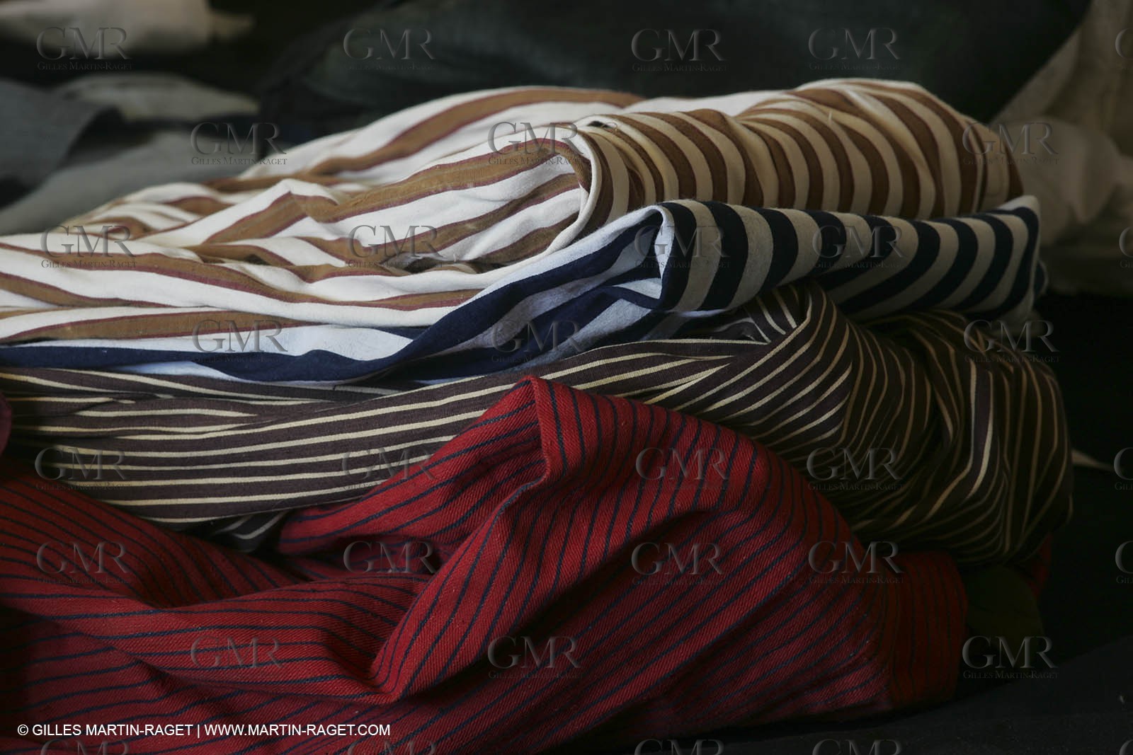 May 2004 - La Tour d'Aigues (FRA, 84) - Old costumes for women of the South exhibition