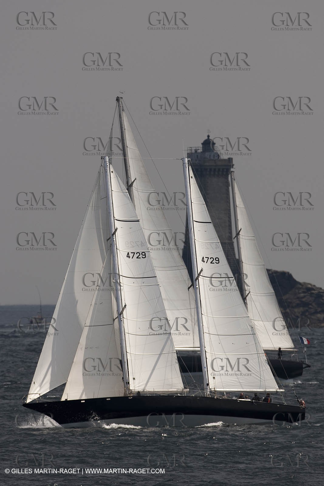 19 05 2010- Sein - (FRA,56)  -  Pen Duick III and Pen Duick VI in the Sein island straight