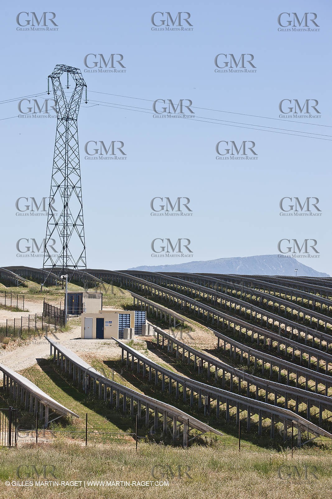 27 06 2011 - Puimichel (FRA, 04) - Solar far des Mées