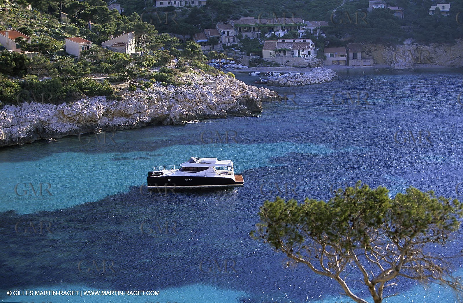 H20 Yachting catamaran in Sormiou creek