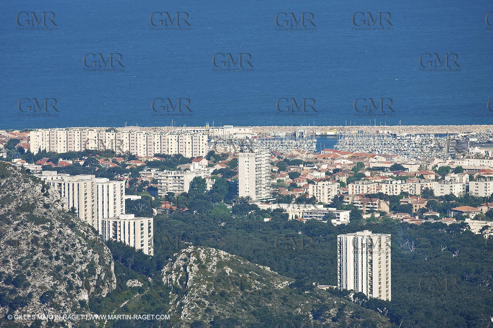 30 04 2009 - Marseille (FRA, 13) - Les Calanques - Marseille as seen from Mount Puget summit