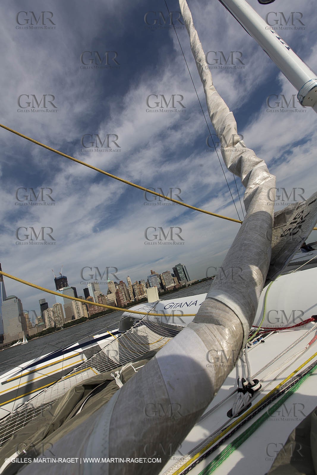 05 07 2012 - New York (USA) - Ocean Krys Race - Speed runs in fornt of NY city