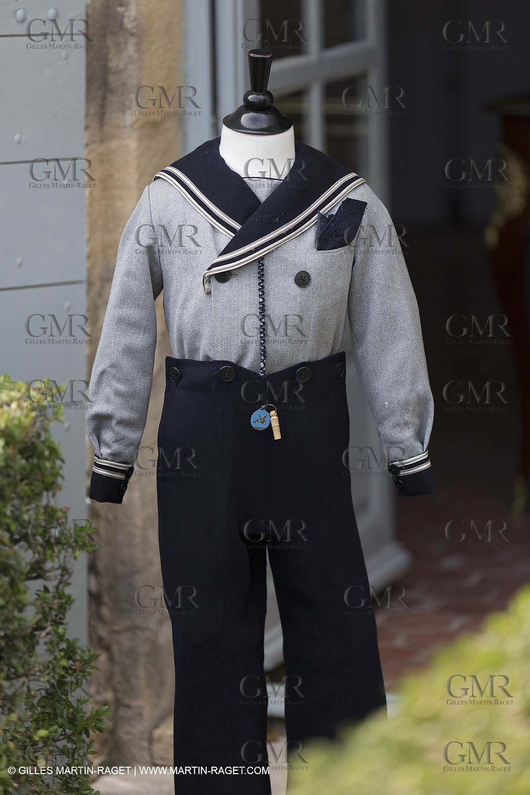 31 10 2013 - Ansouis (FRA,84) - Ansouis castle - Costumes of the exhibit Men costumes