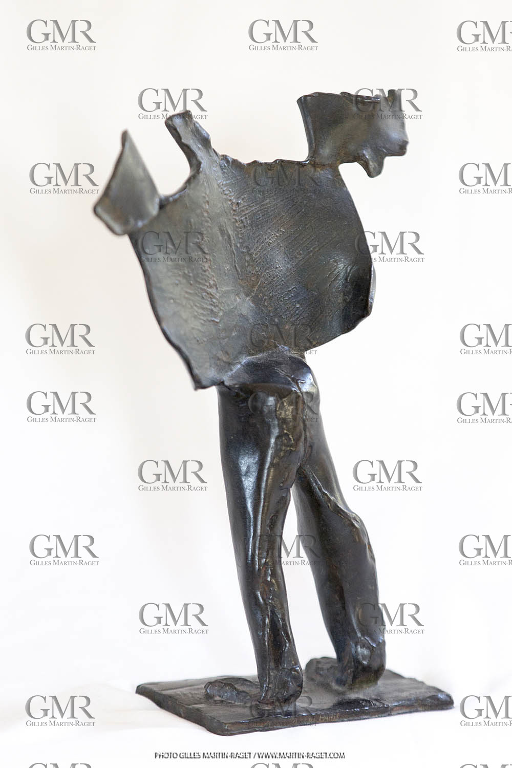 06 03 2016, Marseille, (FRA,13), Oeuvre de Germaine Richier, Homme de la nuit n°1 1954, Bronze patiné foncé, Numéroté 8 8, Fondeur L. Thinot, Paris, 27,5 x 20,4 x 9 cm, Collection particulière