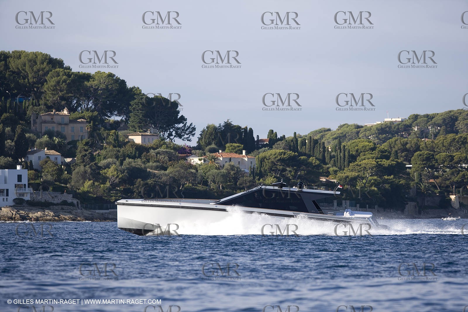 29 09 2007 - St Jean Cap Ferrat - Wally Yachts - Wally Power 70 - Lau Lau