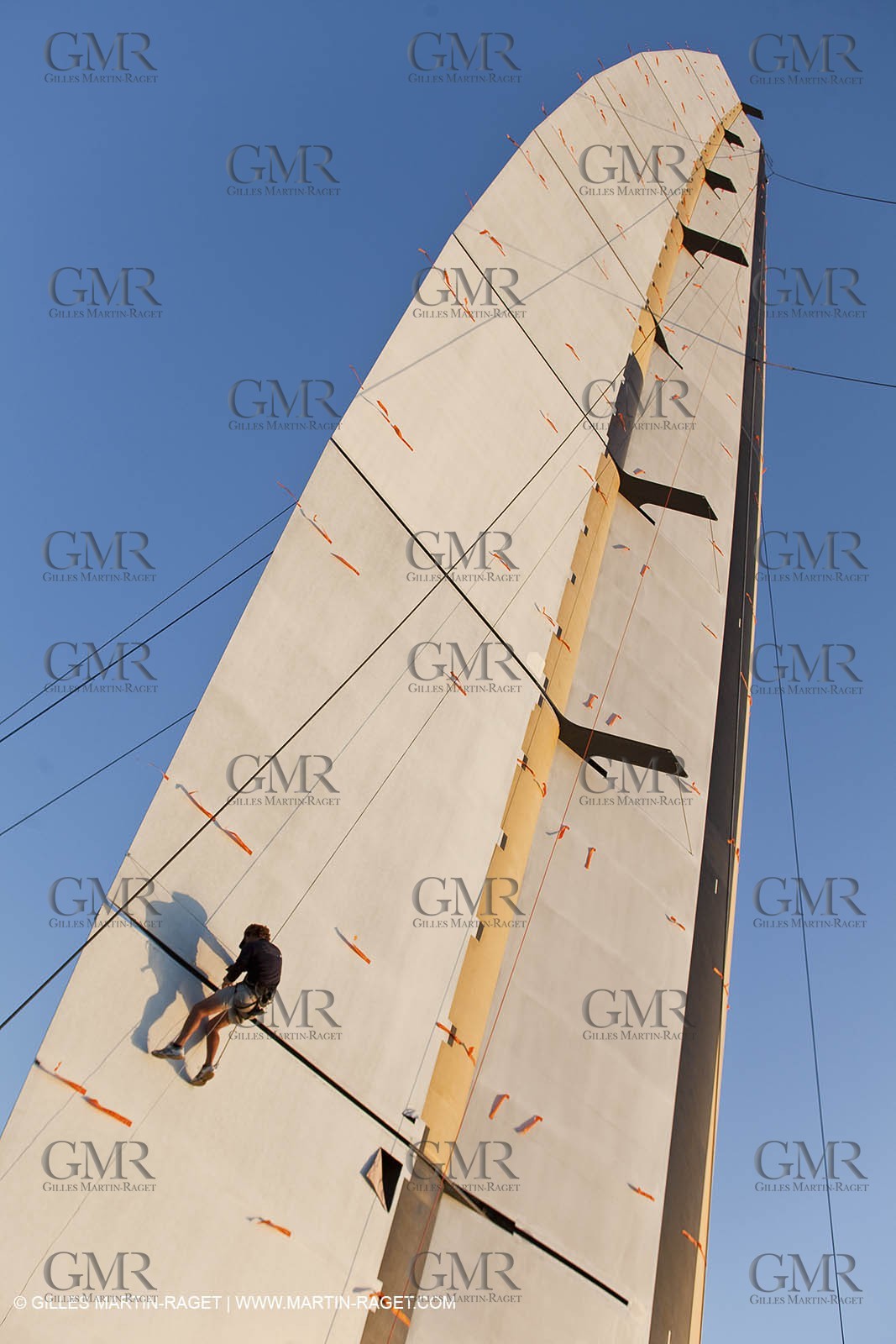 15 11 2009 - San Diego (USA, CA) - 33rd America's Cup - BMW ORACLE Racing - Wing trials, Day 4
