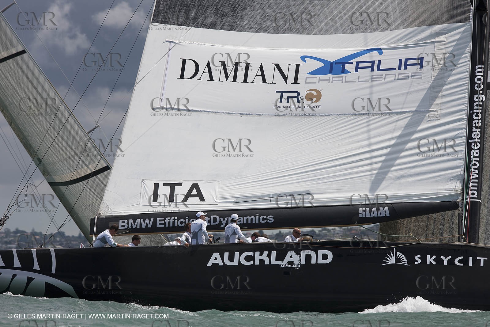 11 02 2009 - Auckland (NZL) -  Louis Vuitton Pacific Series -  Racing Day 11 - sail off