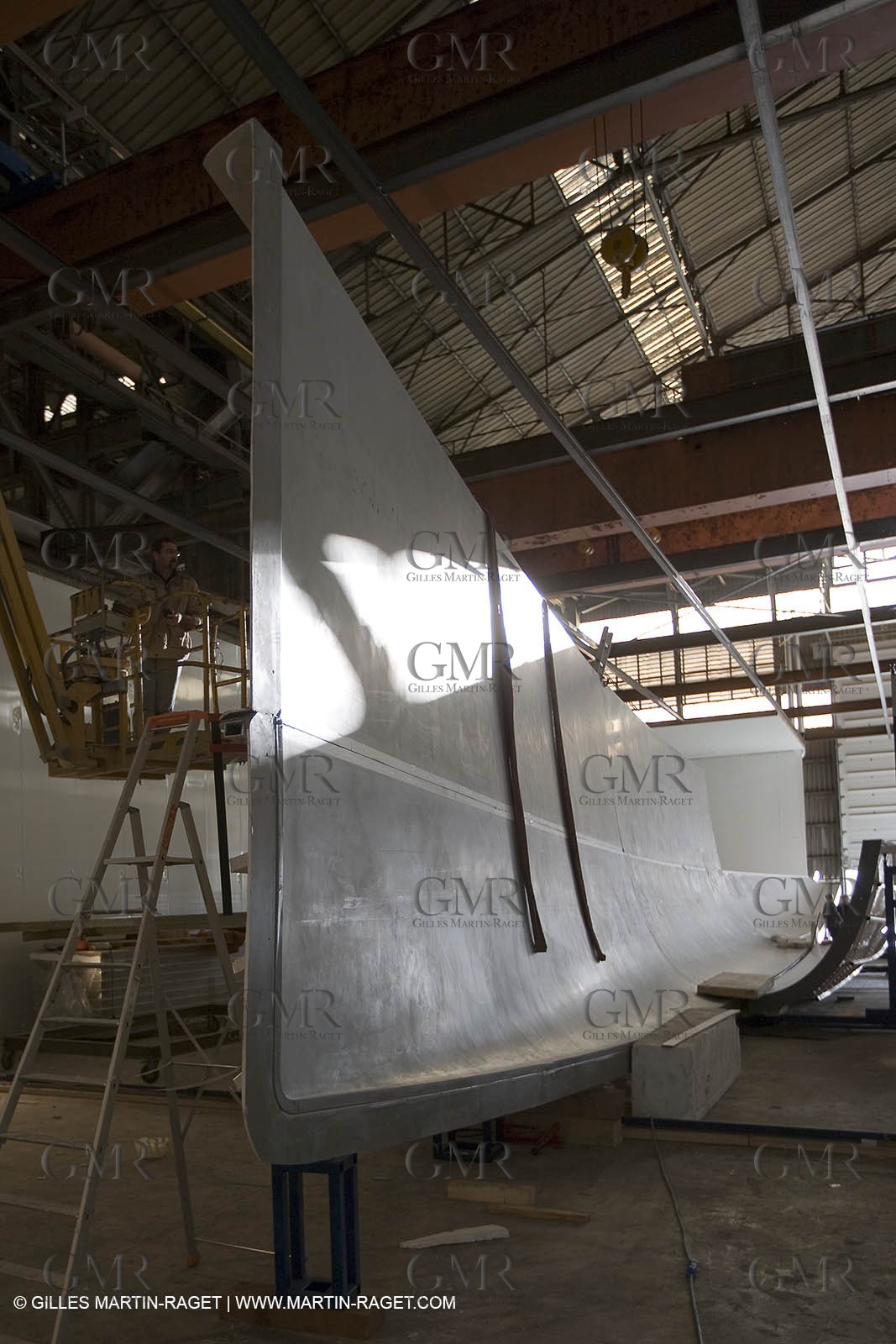 22 01 2008 - La Ciotat (FRA, 13) - Construction of cruising catamaran Nahema at H2X boatyard - Mould construction