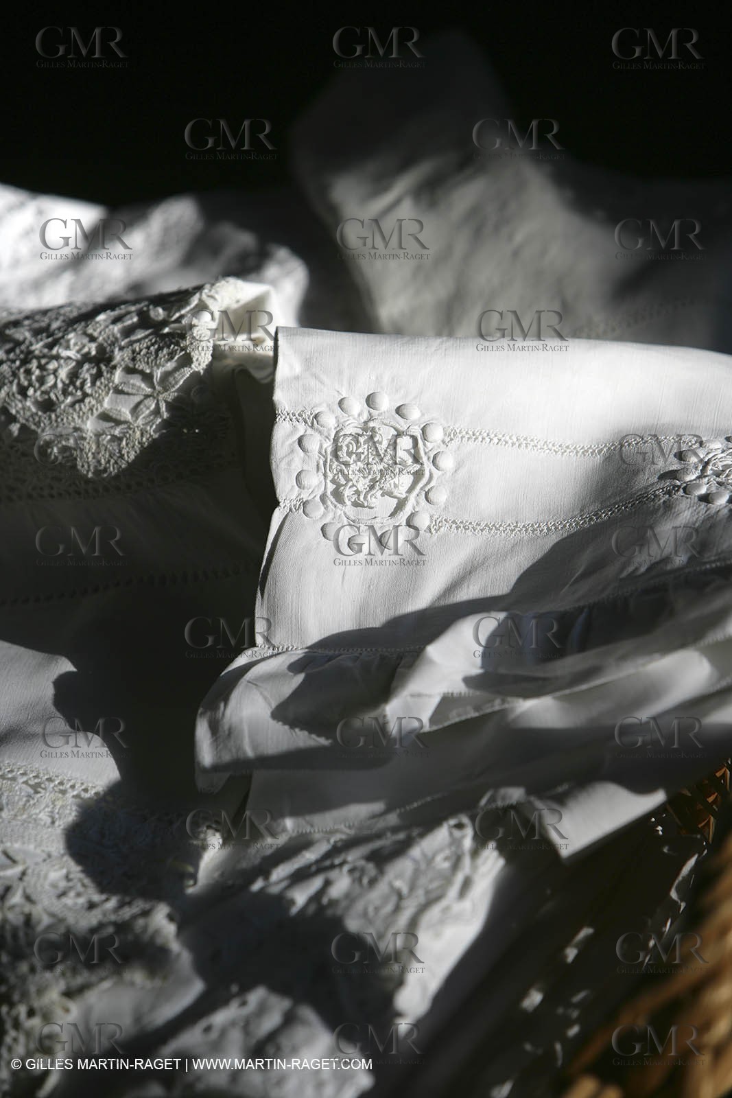 Vallon raget, nice household linen