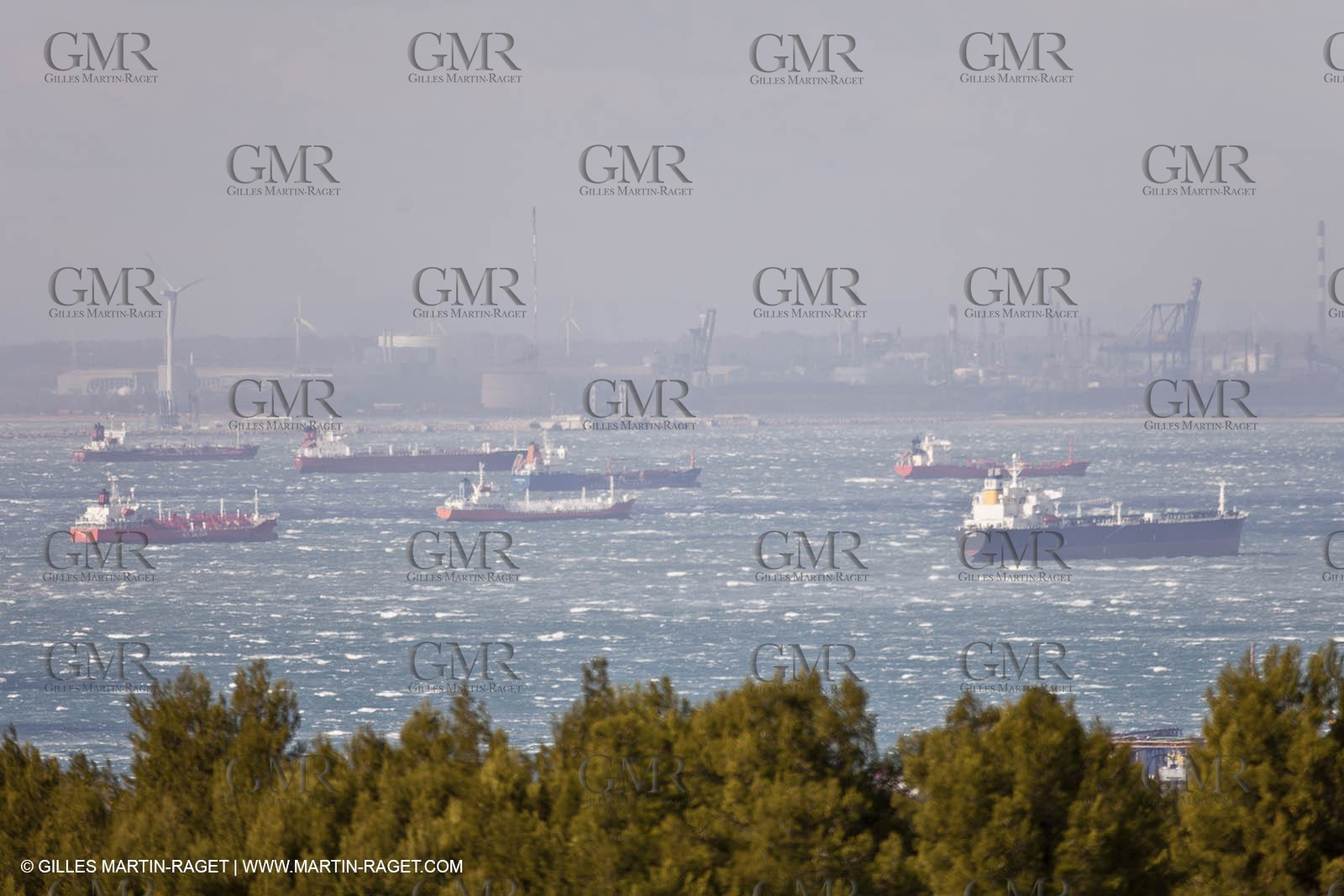 25 10 2010 - Marseille (FRA,13) - Ships at the mooring due to a strike of the harbour staff