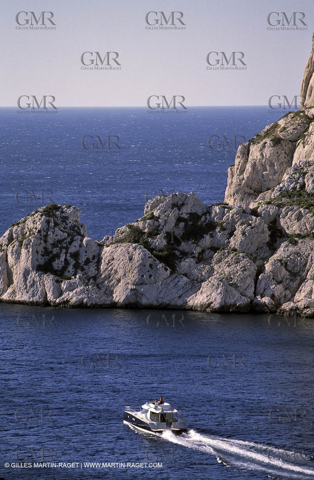 H20 Yachting catamaran