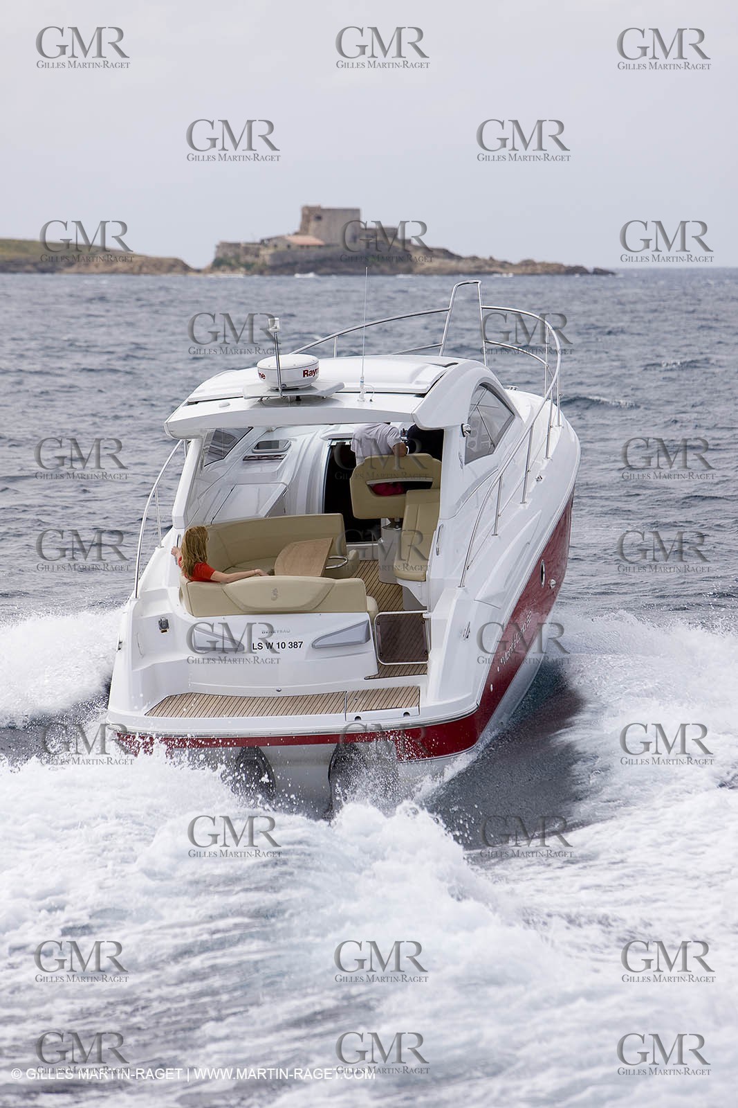 15 04 2008 - Porquerolles (Fra, 83) - Beneteau - Monte Carlo 32