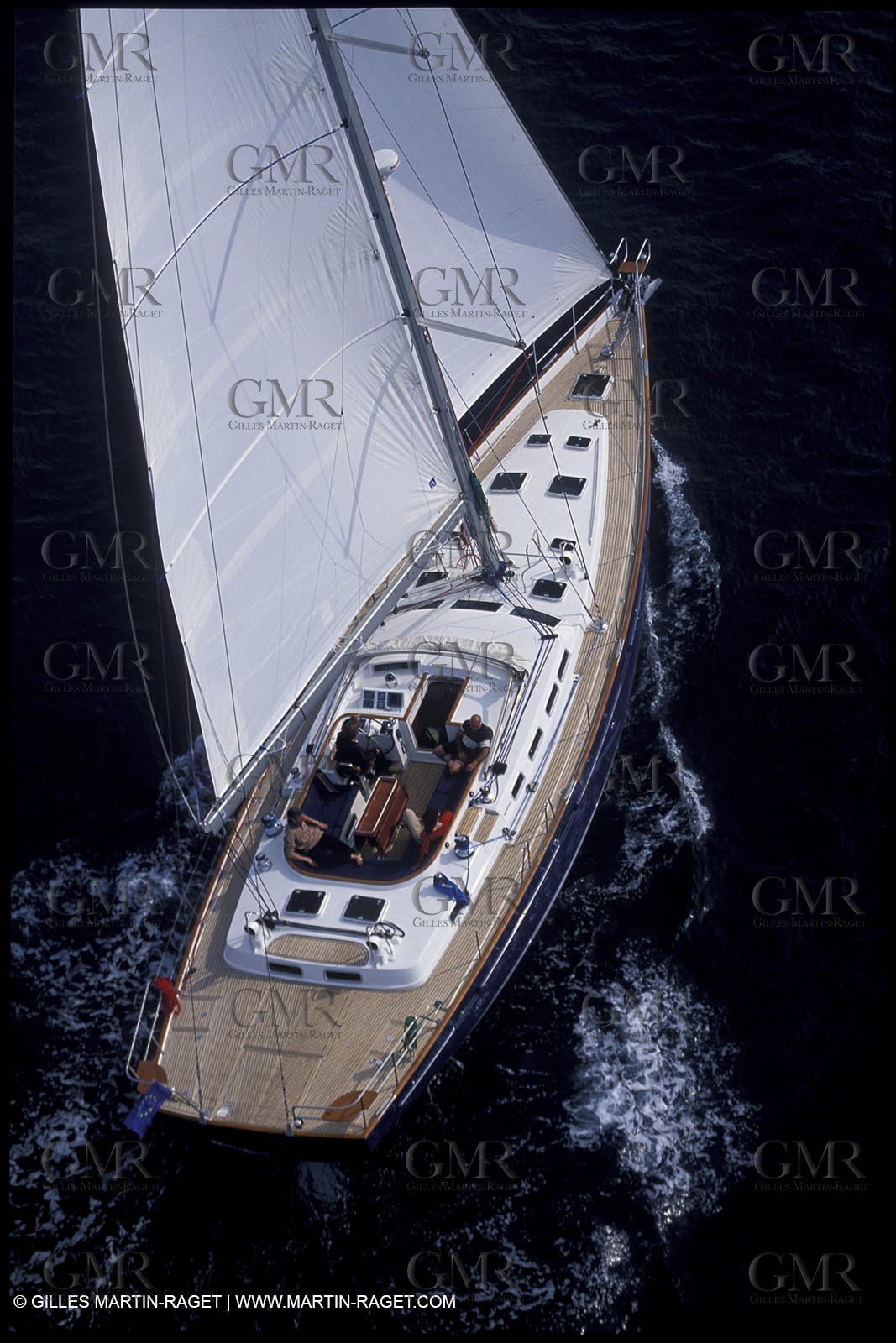 Crusing monohull sailing