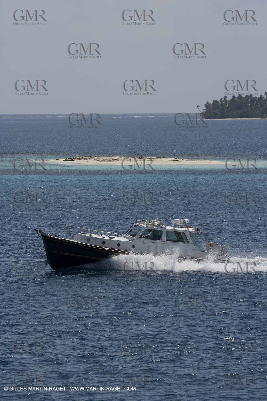 Motor boat running