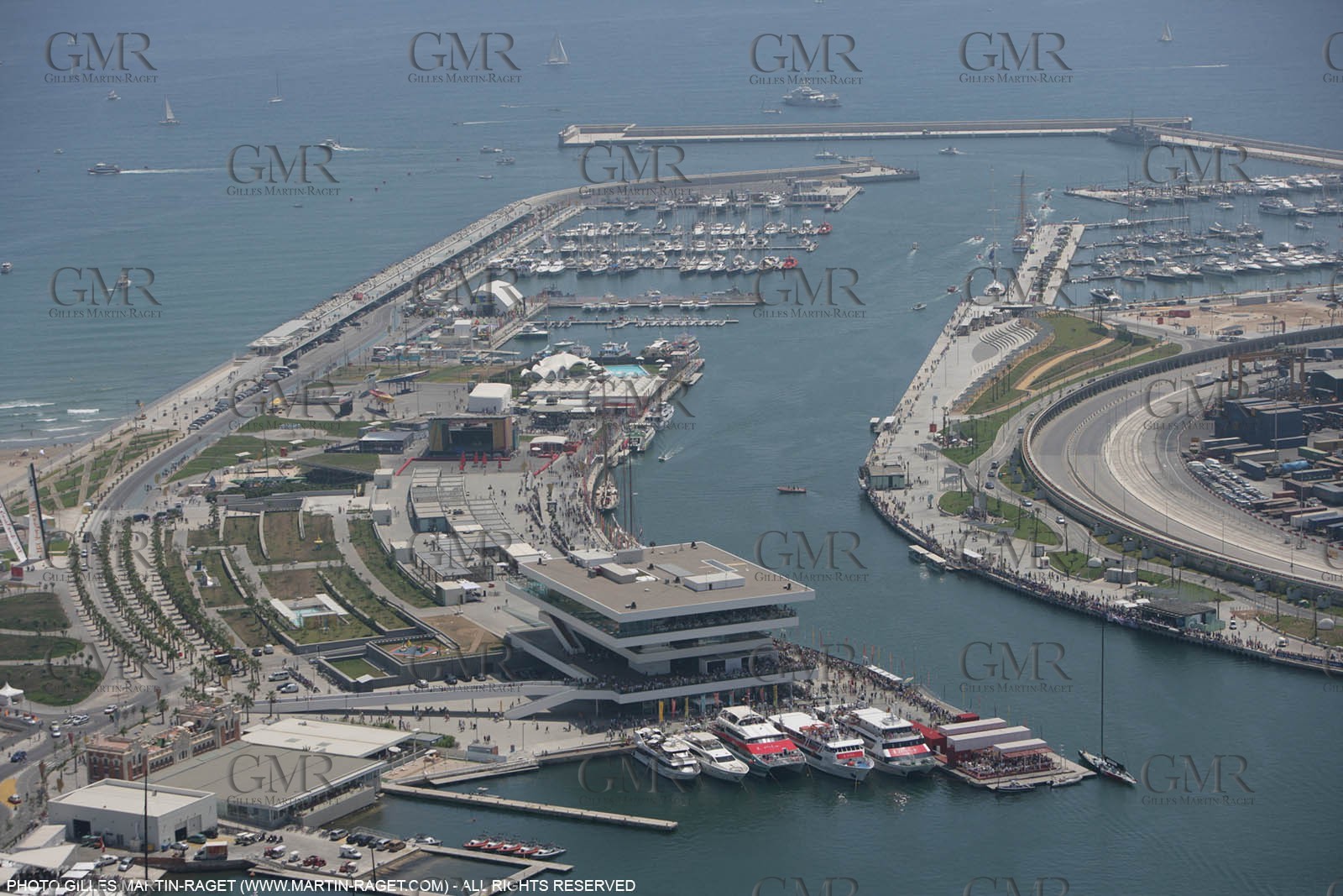 2' 06 2007-Valencia (Spain)- 32nd America's Cup - Final Match - Day 2