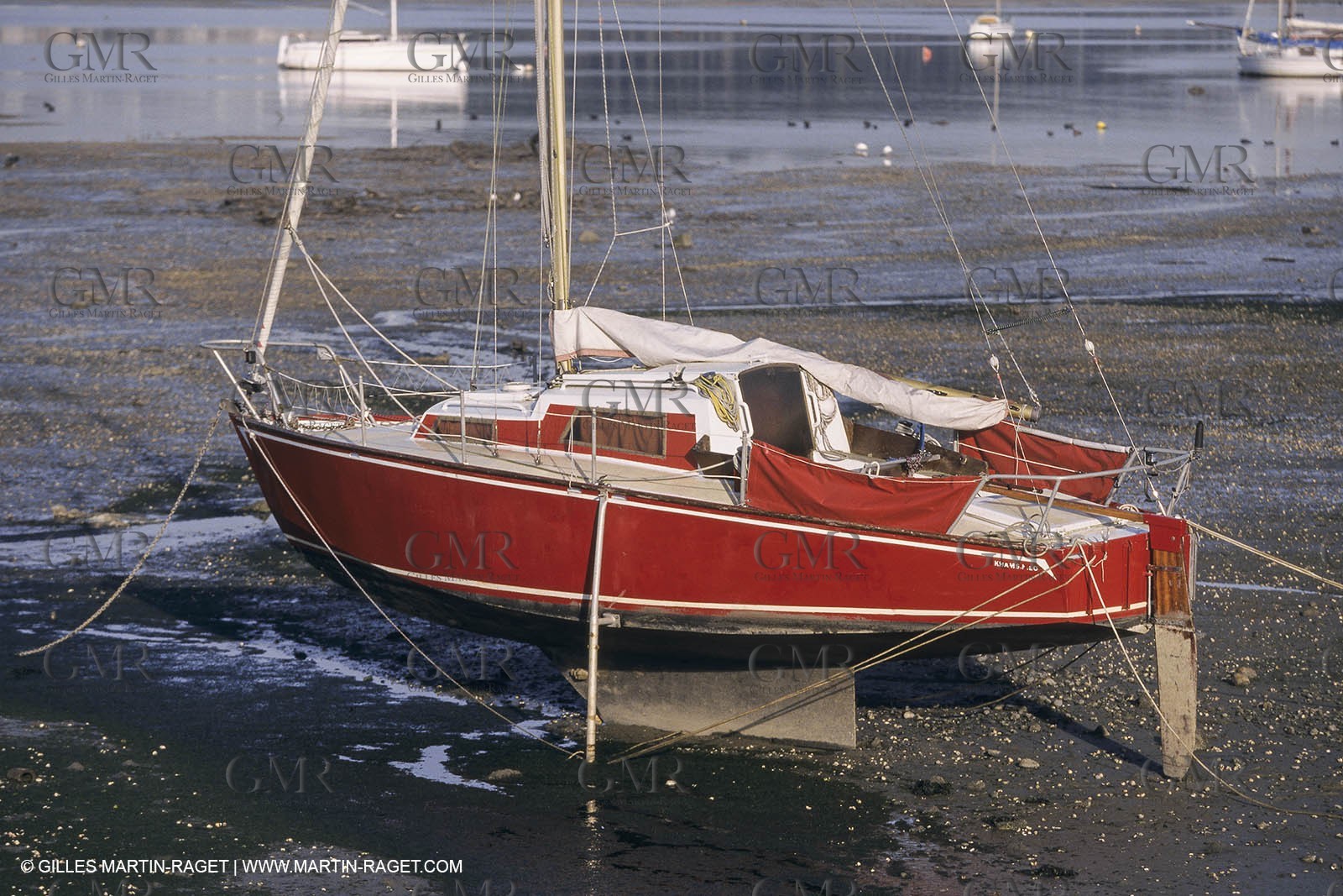 sailing, cruising, monohull at the mooring