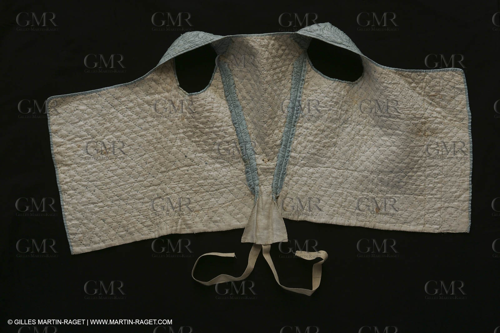 May 2004 - La Tour d'Aigues (FRA, 84) - Old costumes for women of the South exhibition