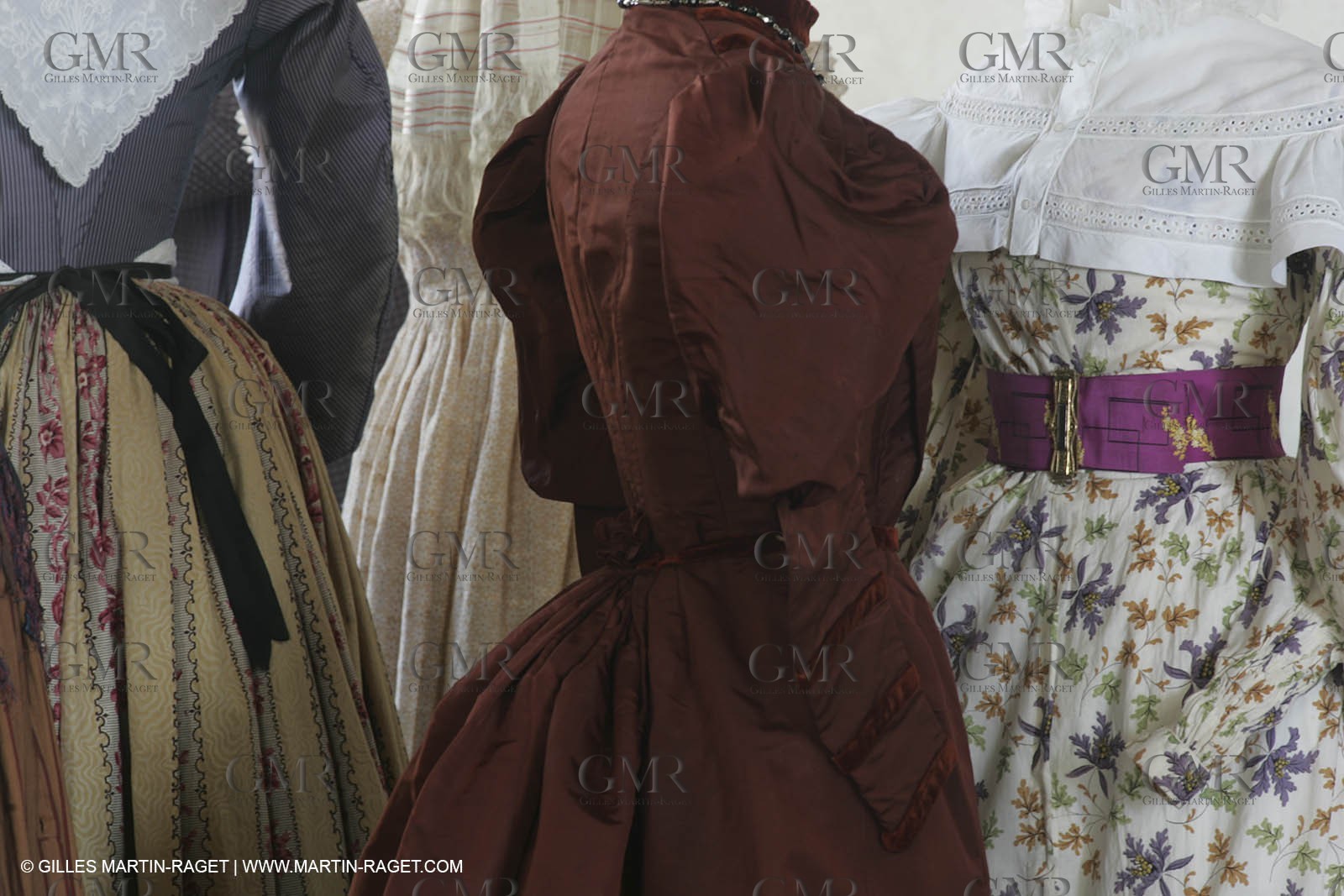 May 2004 - La Tour d'Aigues (FRA, 84) - Old costumes for women of the South exhibition