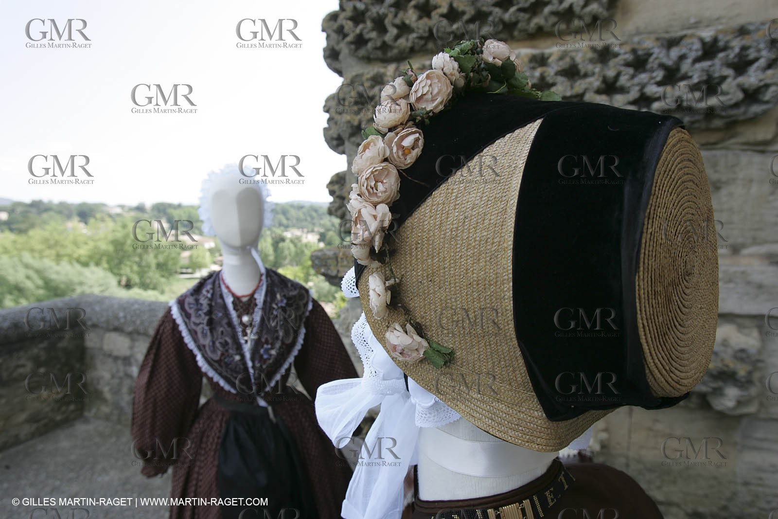May 2004 - La Tour d'Aigues (FRA, 84) - Old costumes for women of the South exhibition