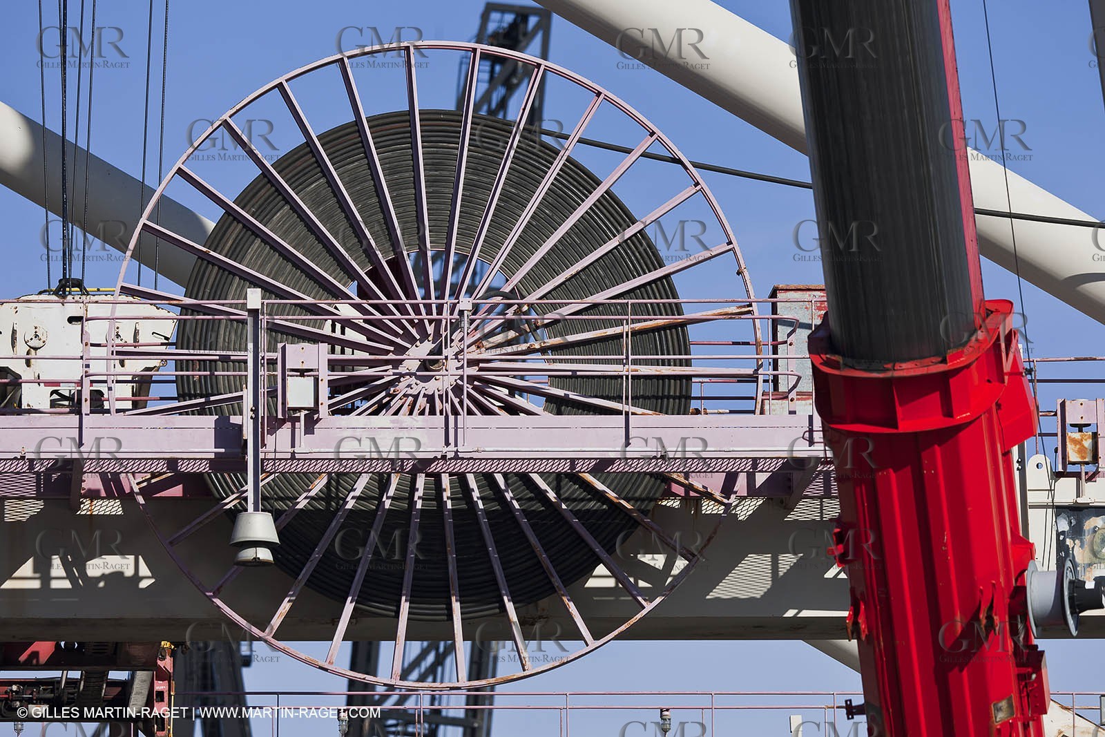 01 03 2011 - San Frnacisco (USA,CA) - Harbour operations - ship details - ship unloading - containers