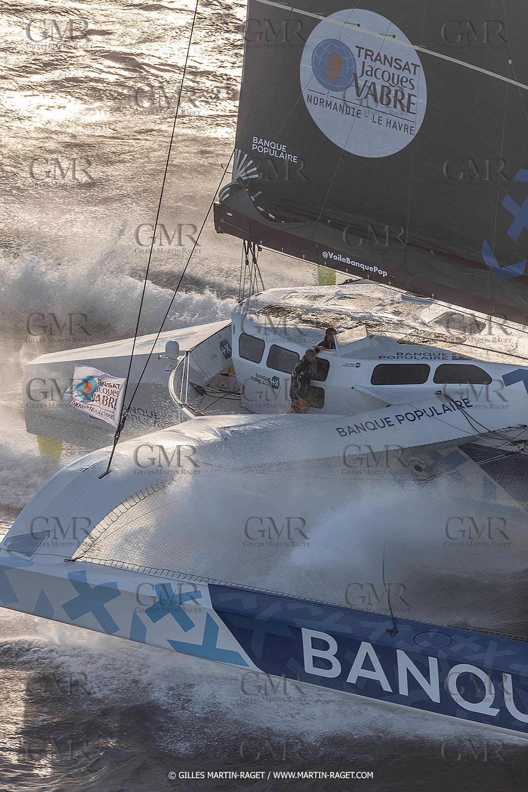 Banque Populaire devant Marseille