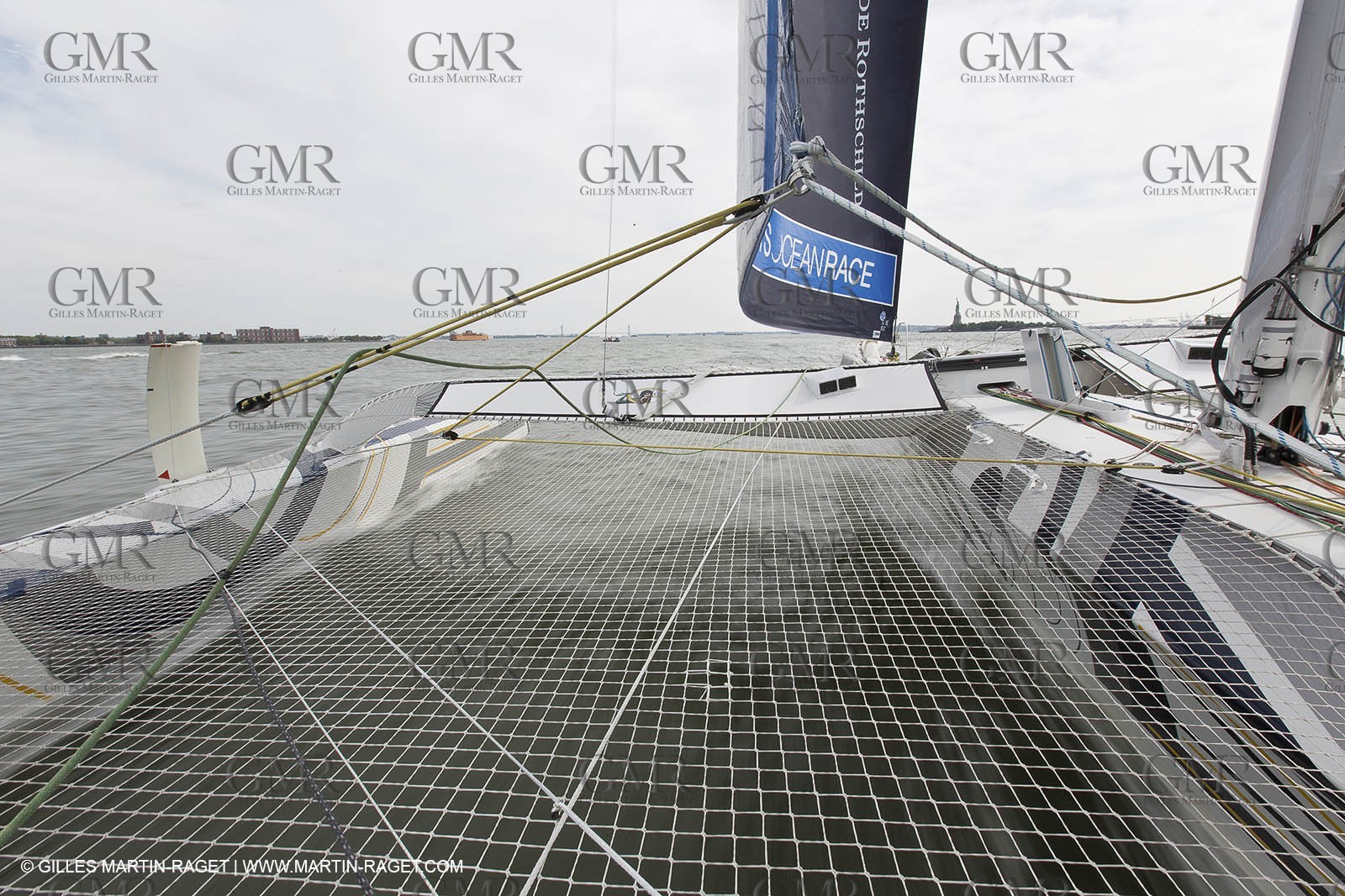 05 07 2012 - New York (USA) - Ocean Krys Race - Speed runs in fornt of NY city