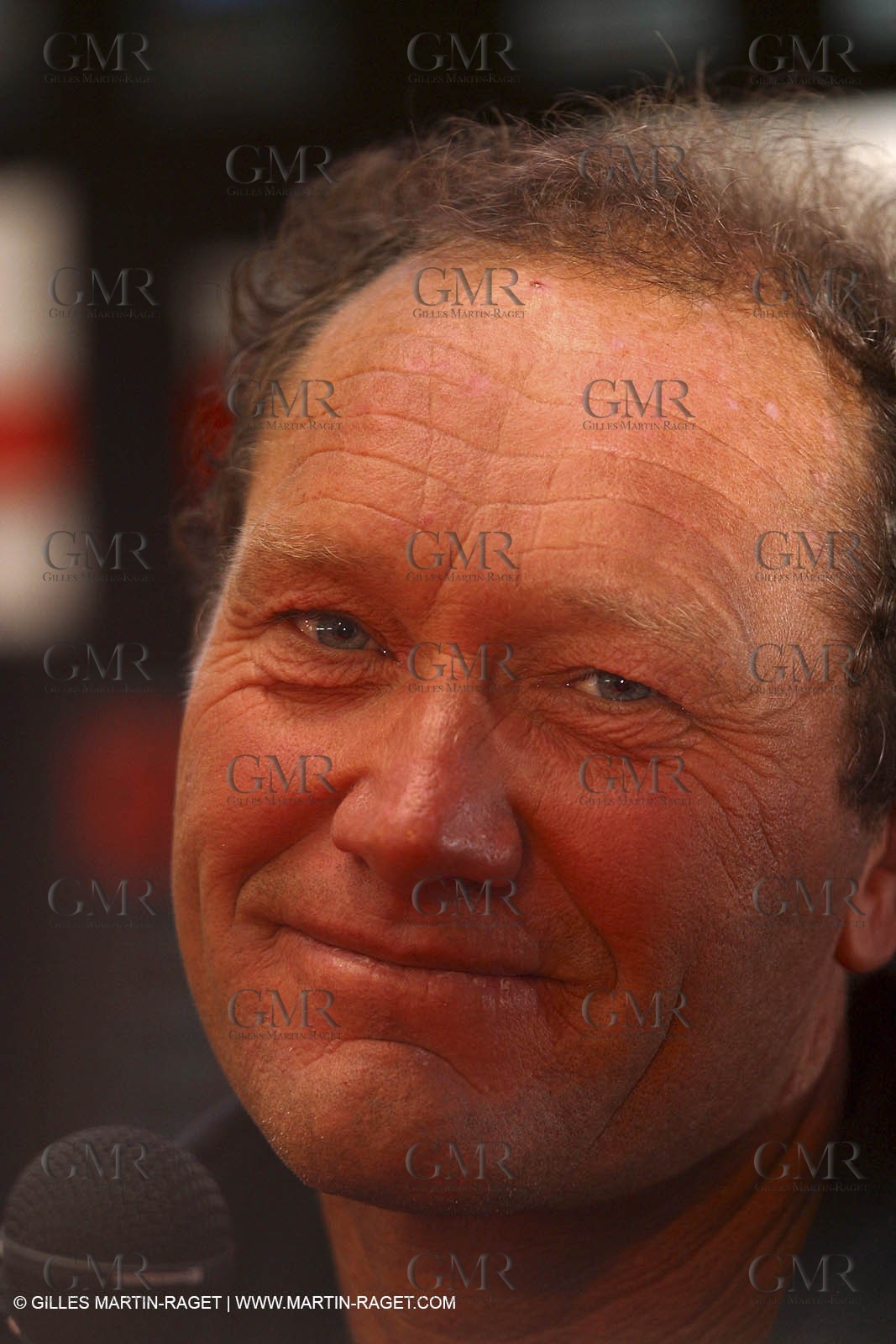 Round the world solo record - Idec - Francis Joyon - Brest finish