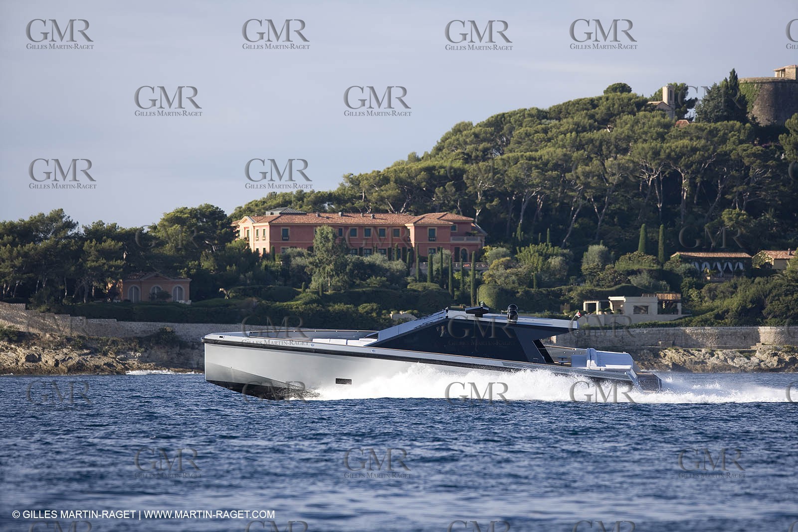 29 09 2007 - St Jean Cap Ferrat - Wally Yachts - Wally Power 70 - Lau Lau