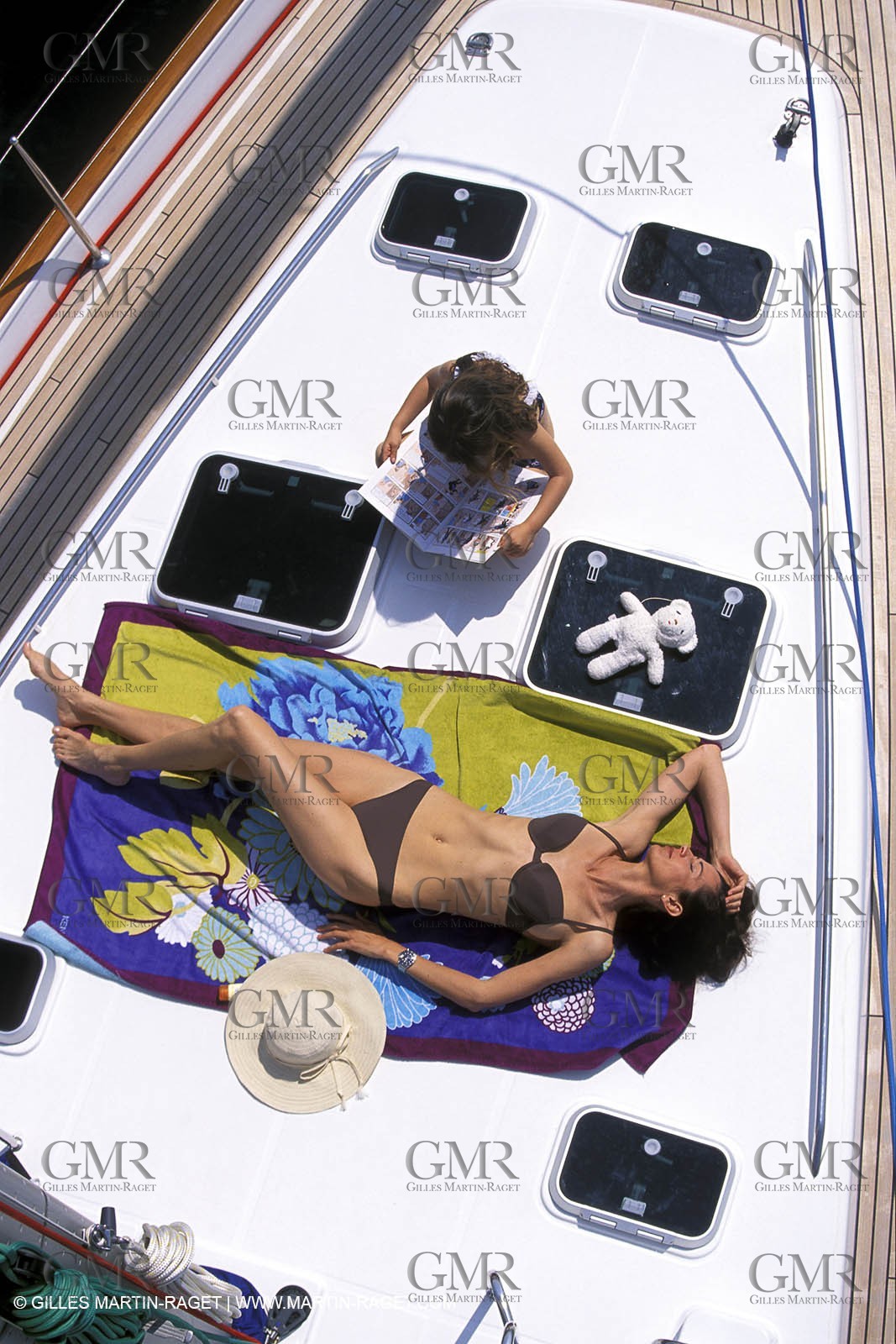 Cruising - People - Doing nothing