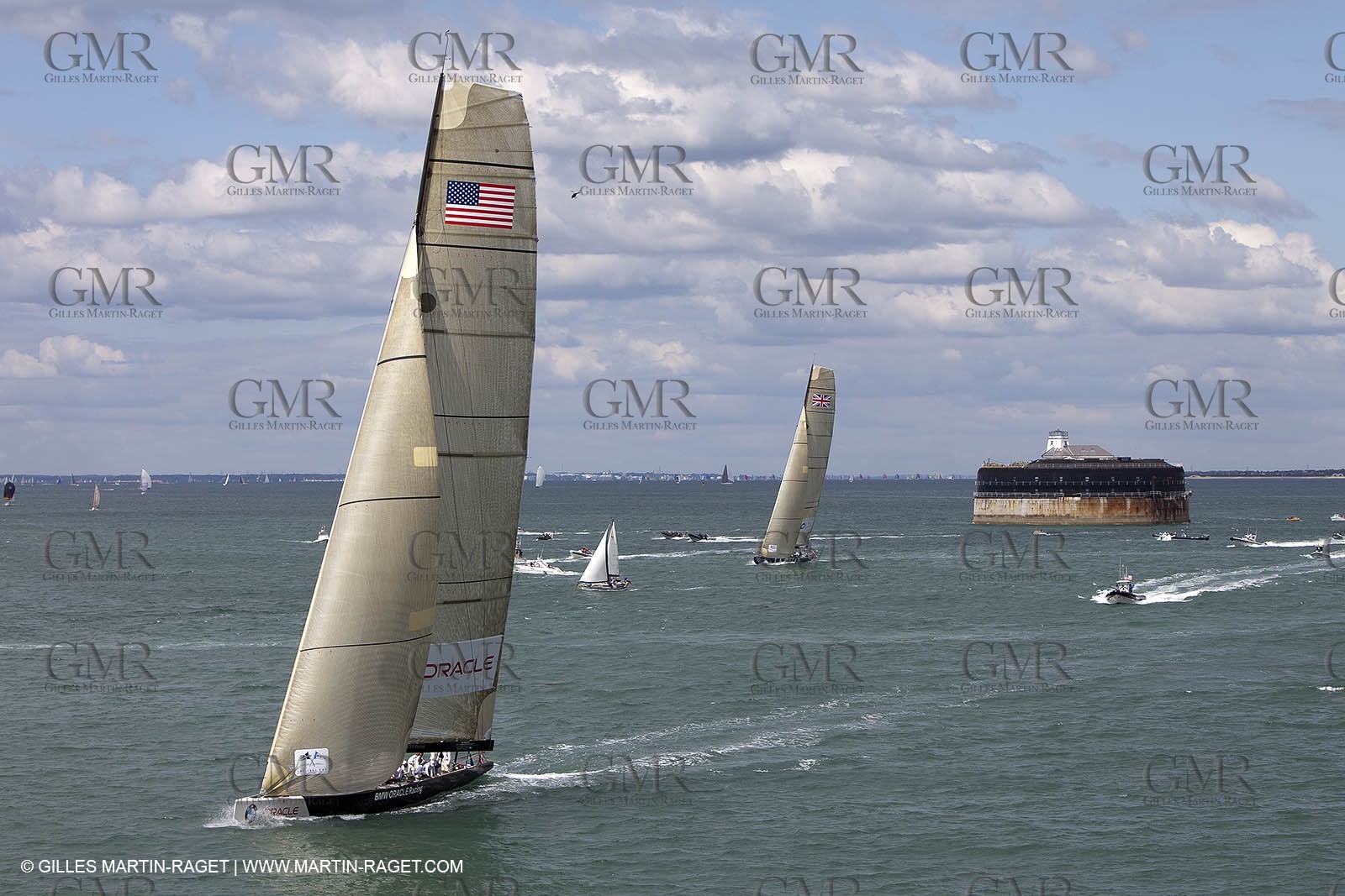 05 08 2010 - Cowes (UK, IOW) - The 1851 Cup -  BMW ORACLE Racing -  - Round The Island Race - Rounding Nab Tower.
