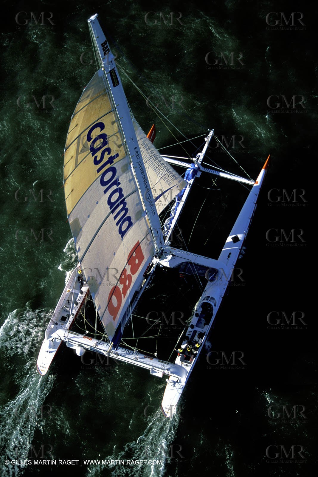 Kingfisher II - Jules Verne Trophy 2002 start - Brest