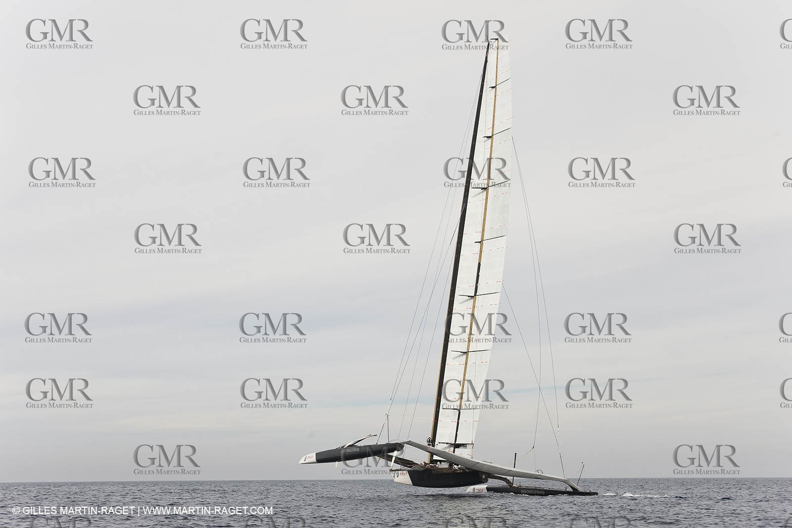 11 11 2009 - San Diego (USA, CA) - 33rd America's Cup - BMW ORACLE Racing - Wing trials, Day 2