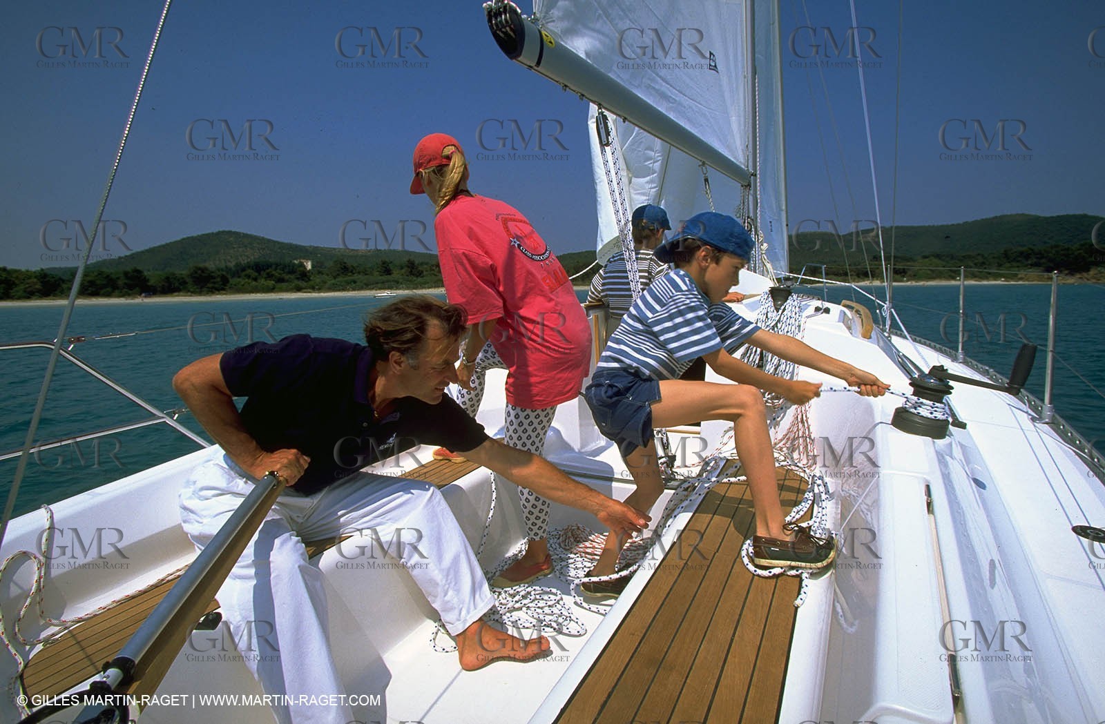 Cruising - People - Crew work